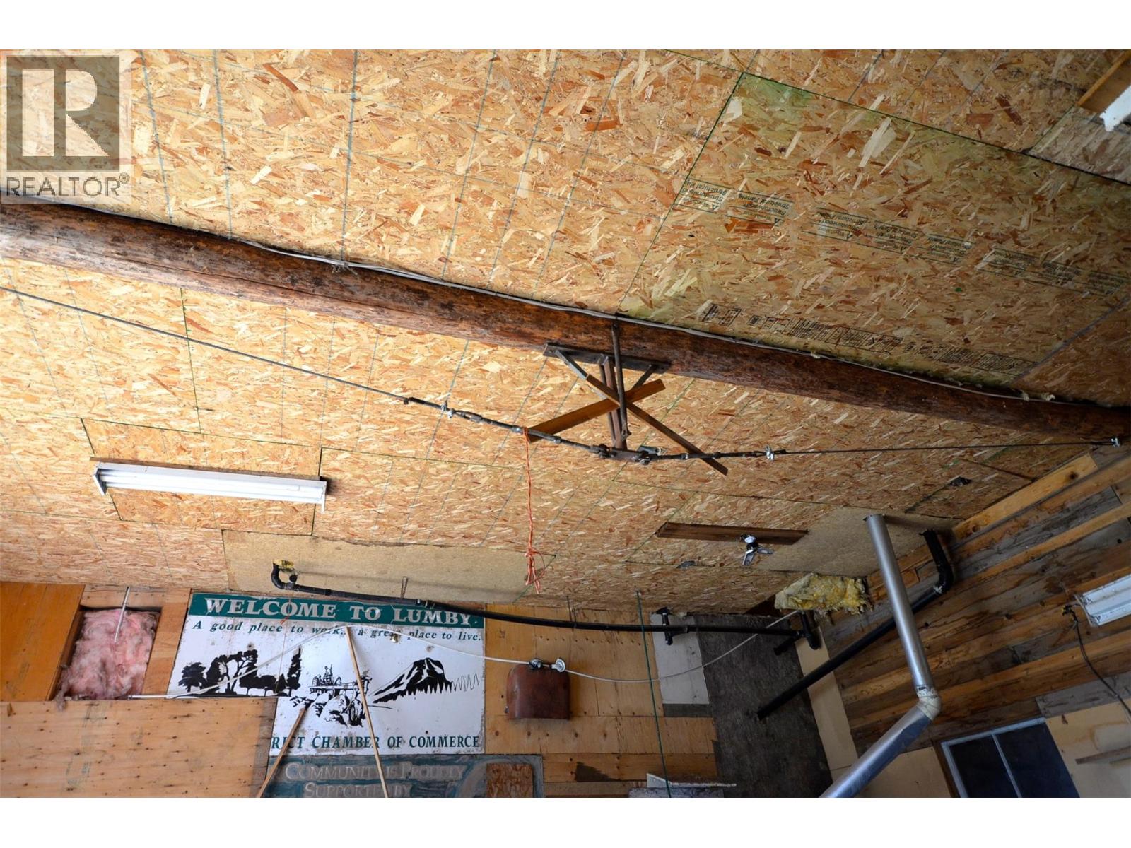 1538 CREIGHTON VALLEY ROAD - 68