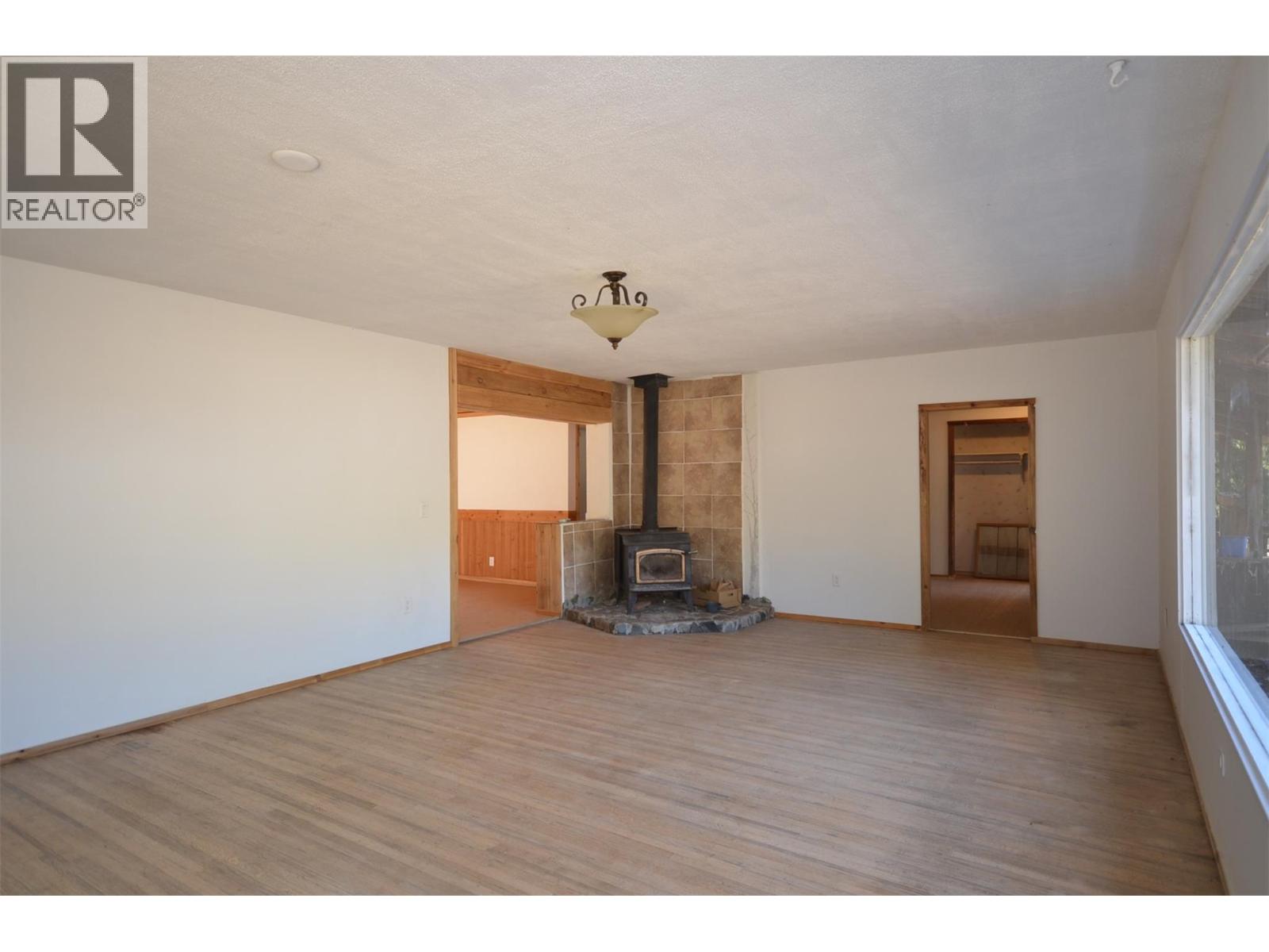 1538 Creighton Valley Road - 43