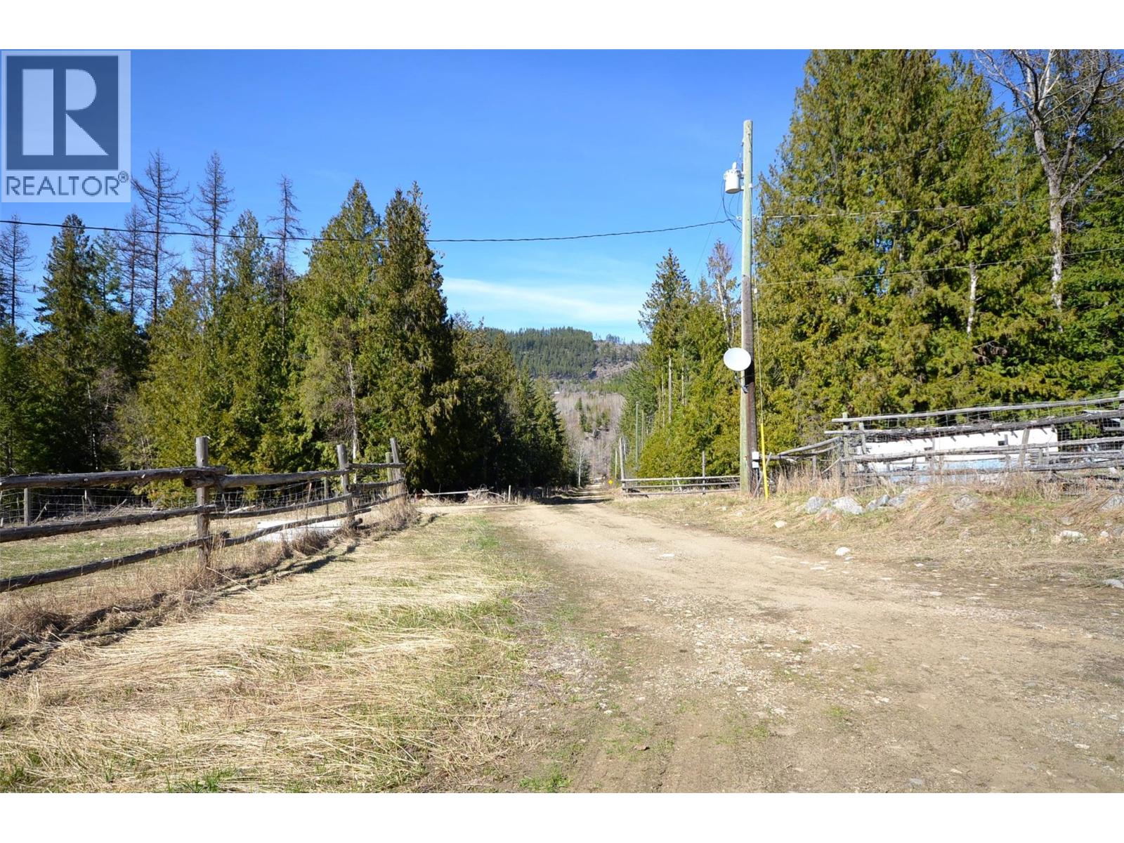 1538 Creighton Valley Road - 15