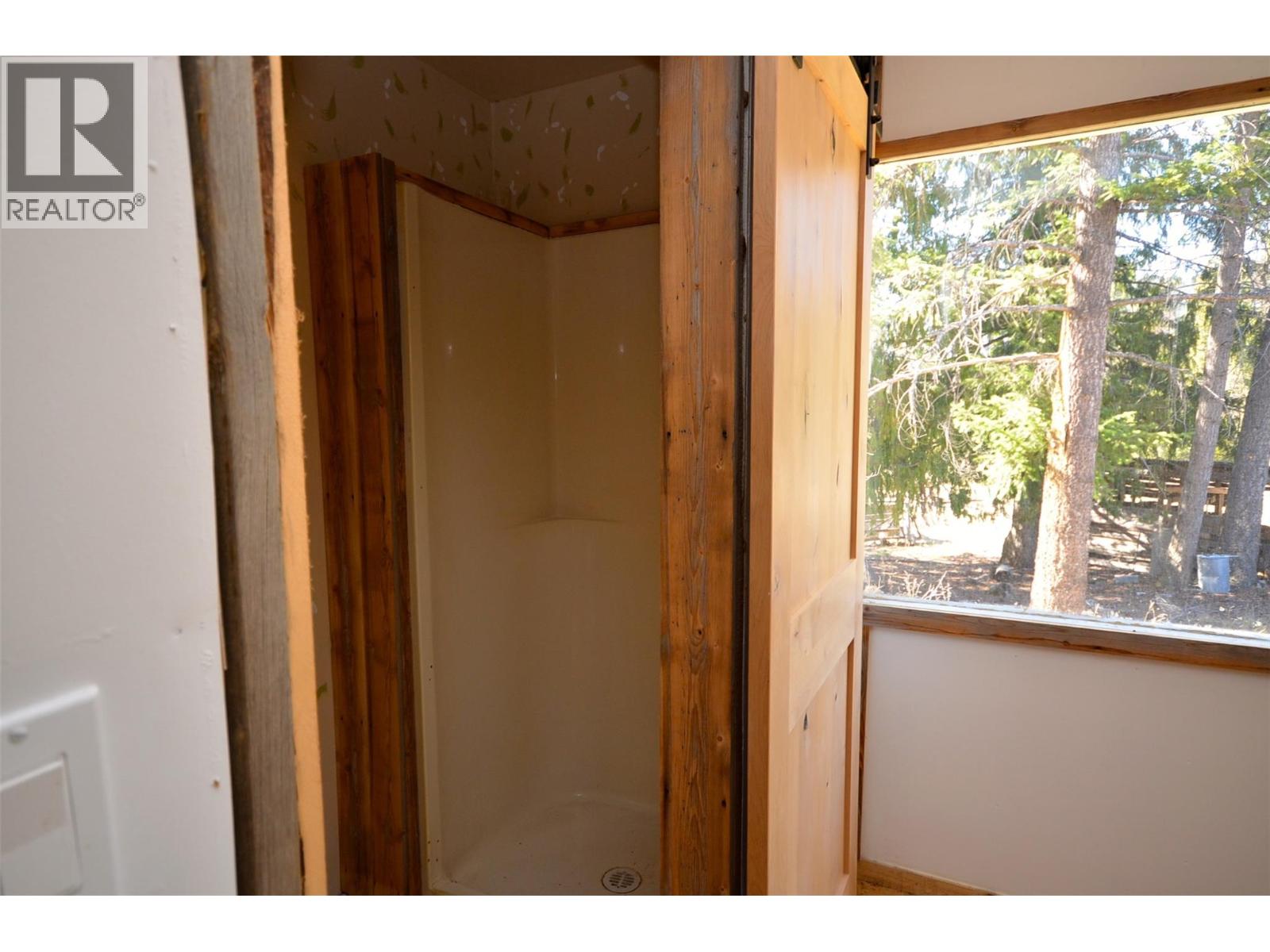 1538 CREIGHTON VALLEY ROAD - 54