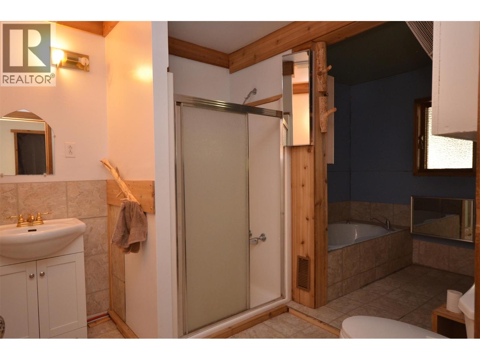 1538 CREIGHTON VALLEY ROAD - 71