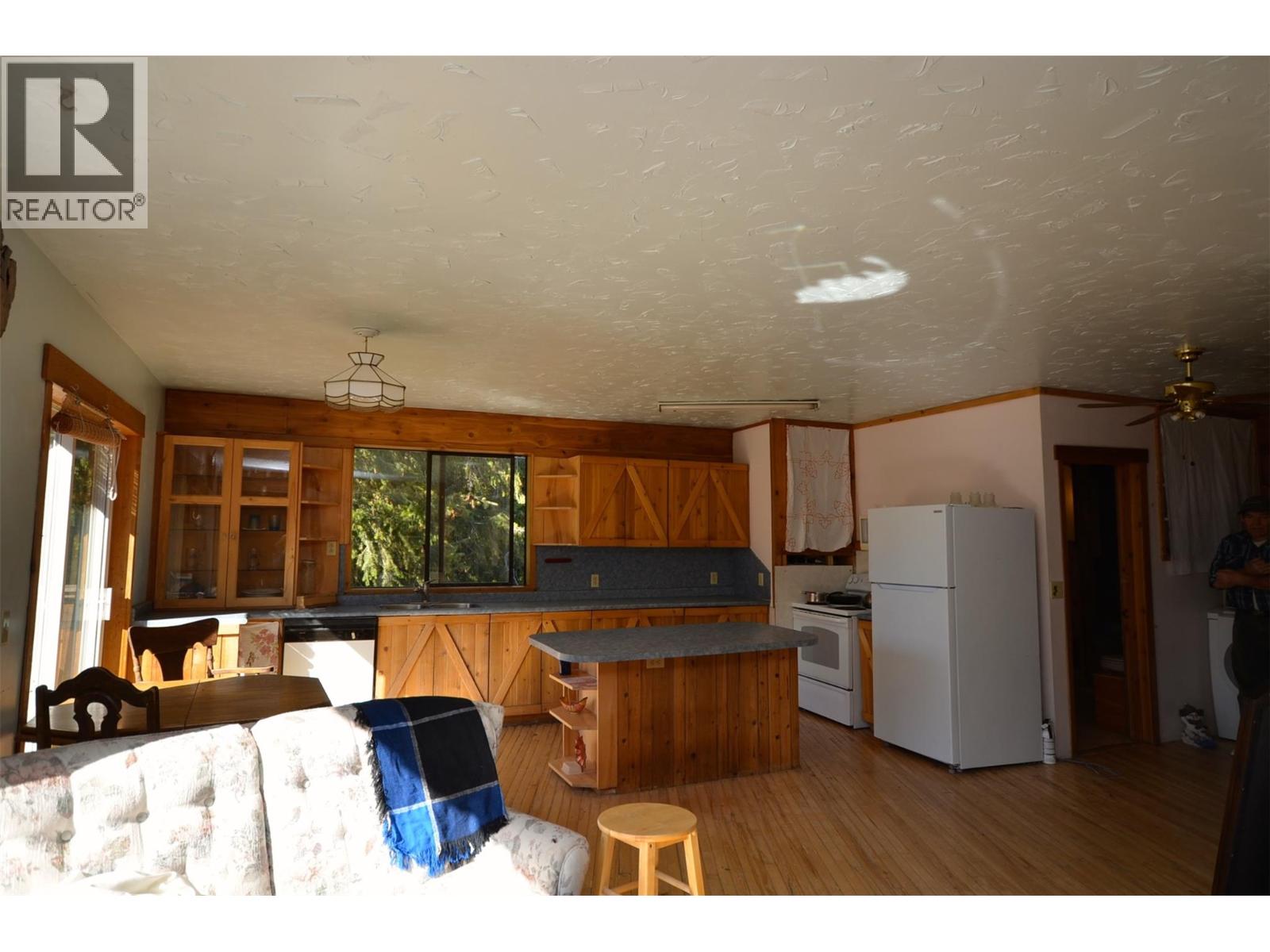 1538 Creighton Valley Road - 81