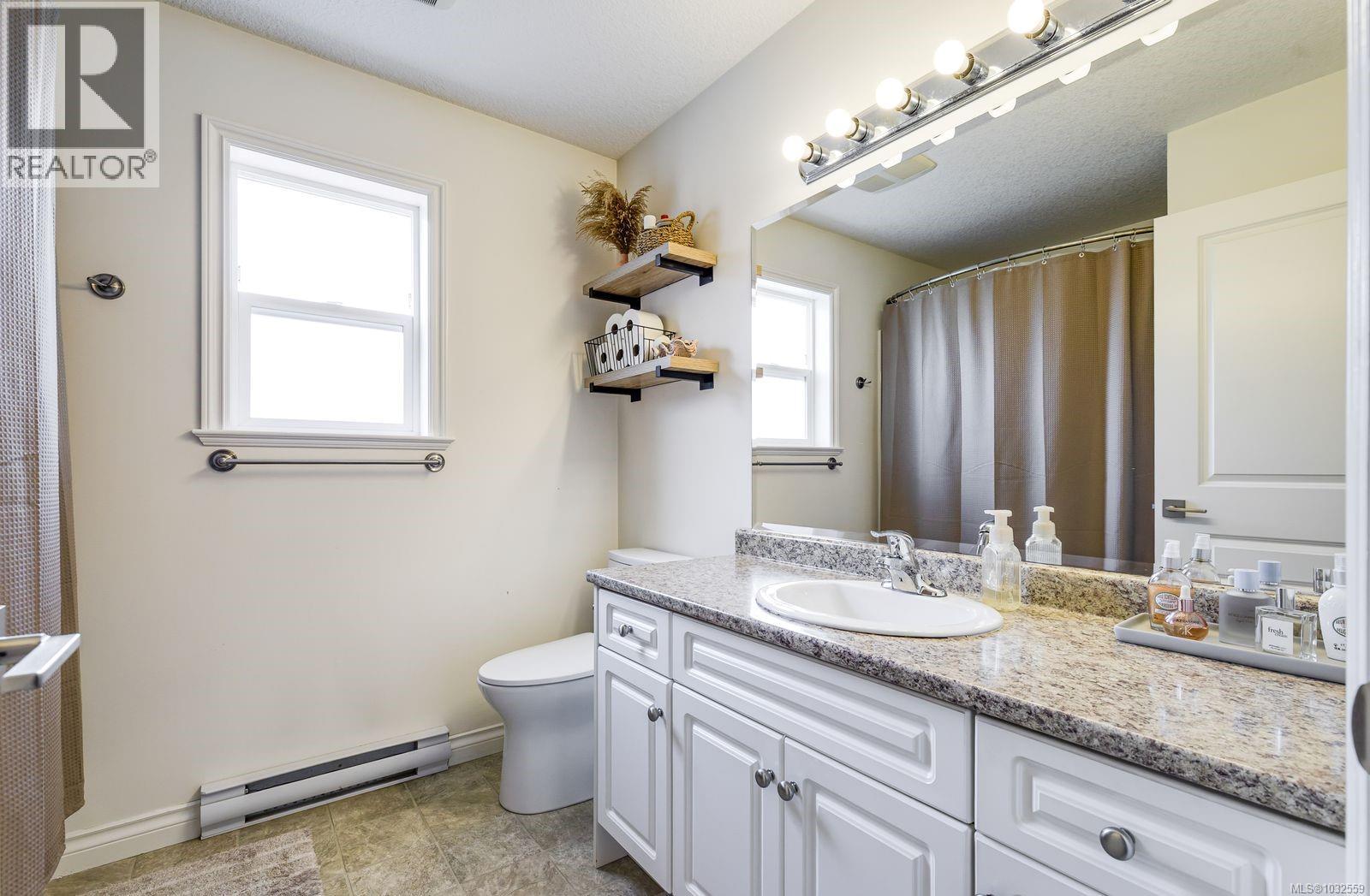 261 Applegreen Ave, Nanaimo