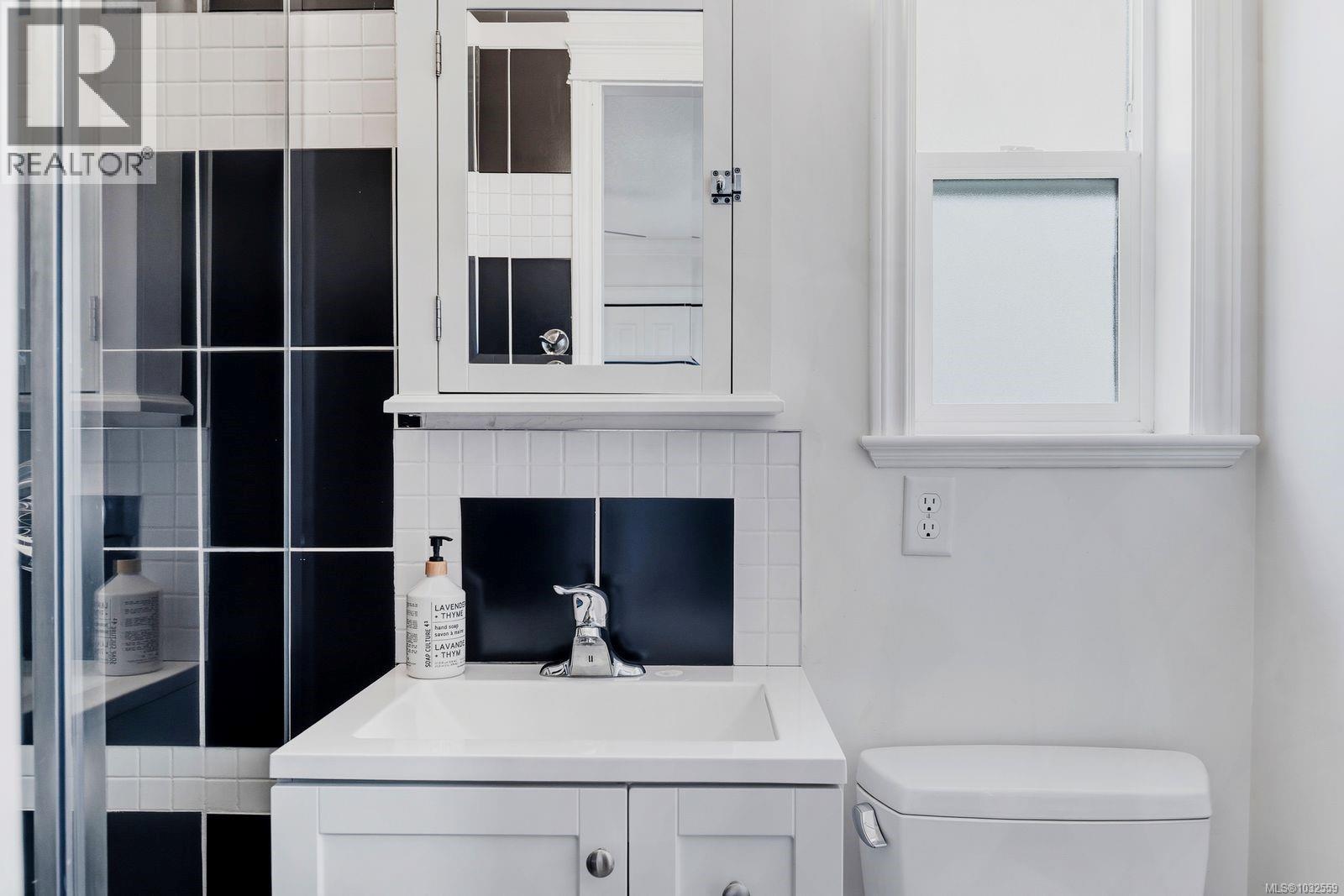 261 Applegreen Ave, Nanaimo