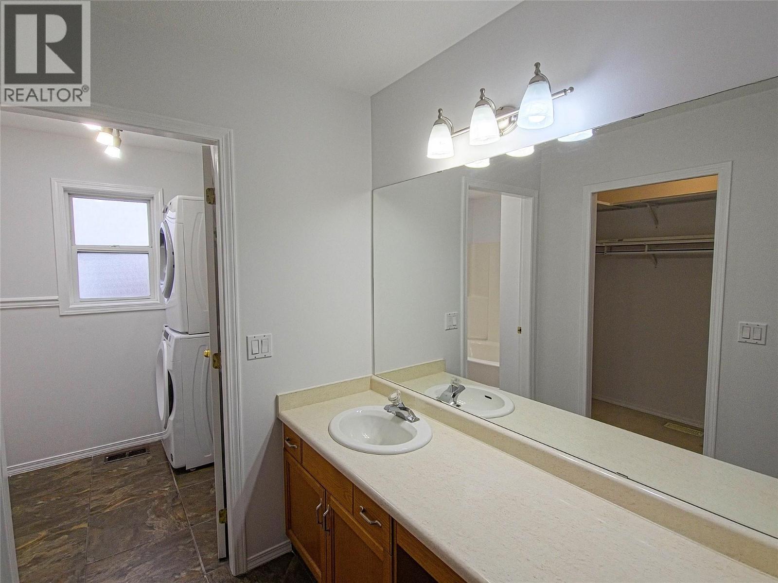  1605 15 Avenue, Vernon