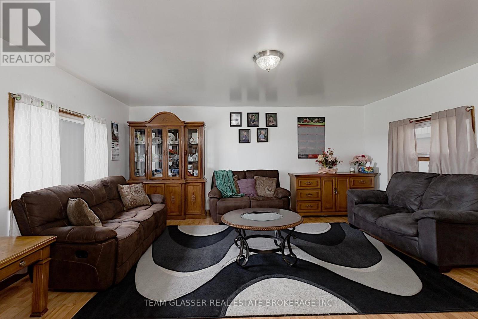 53216 NOVA SCOTIA LINE E Property Photo