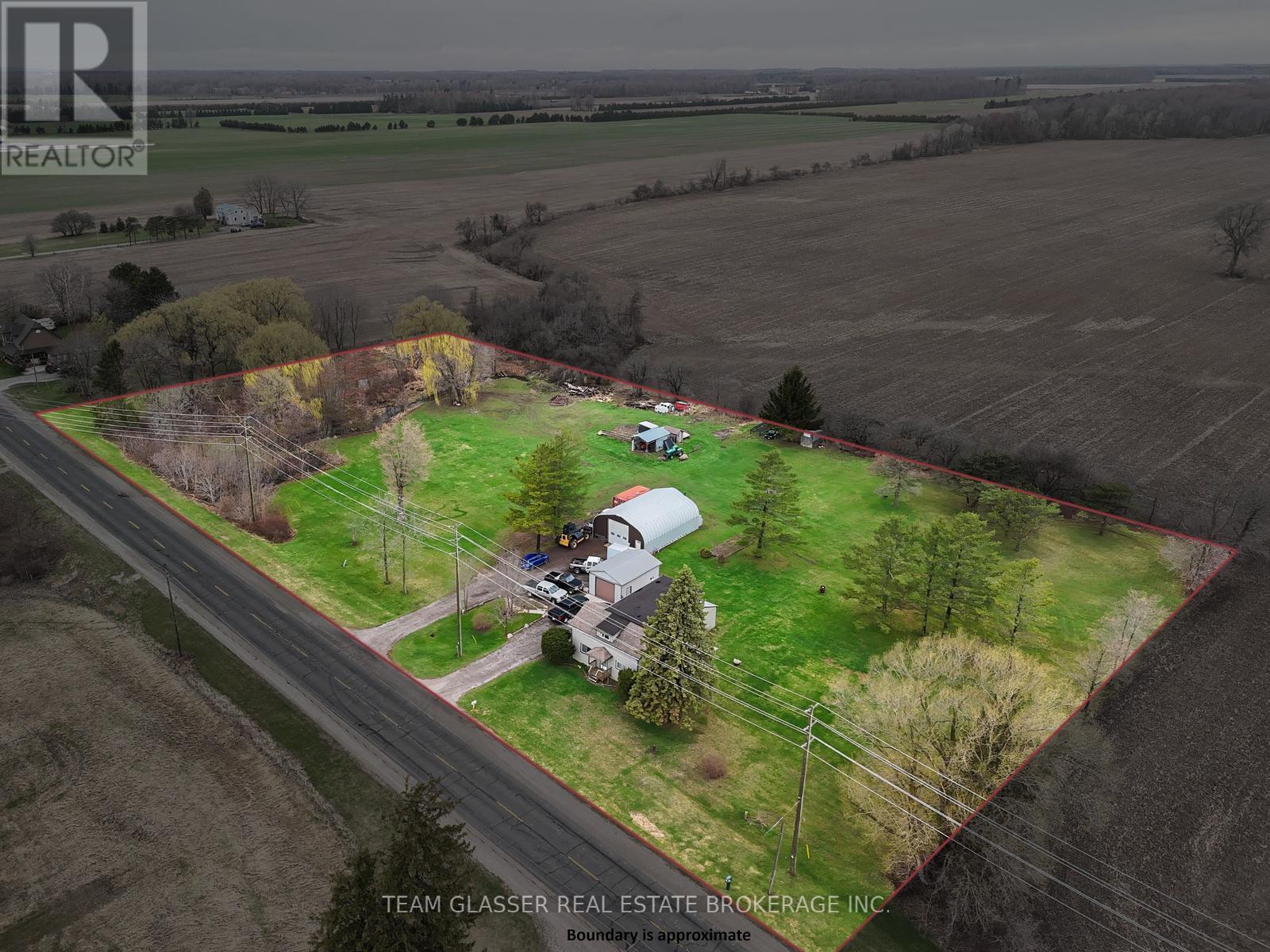 53216 NOVA SCOTIA LINE E Property Photo