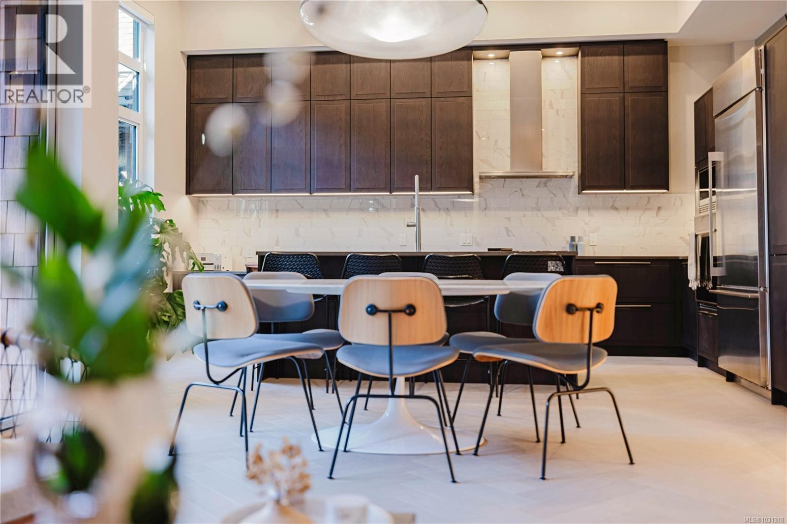 207 427 Lampson Street, Esquimalt