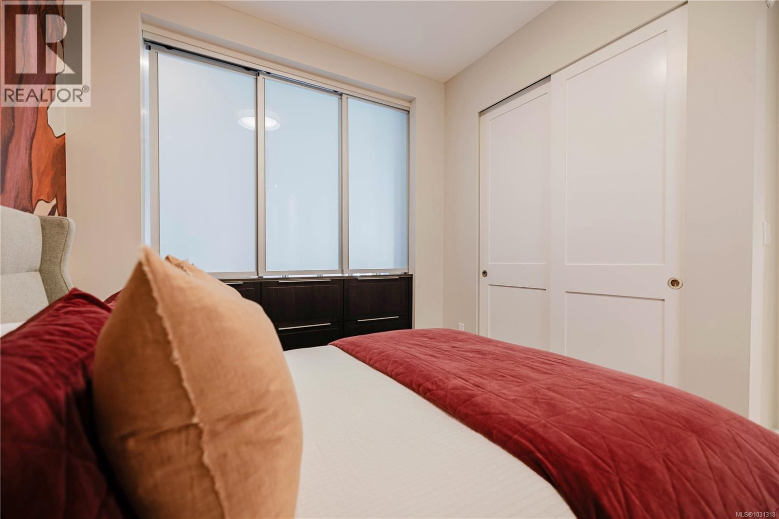 207 427 Lampson Street, Esquimalt