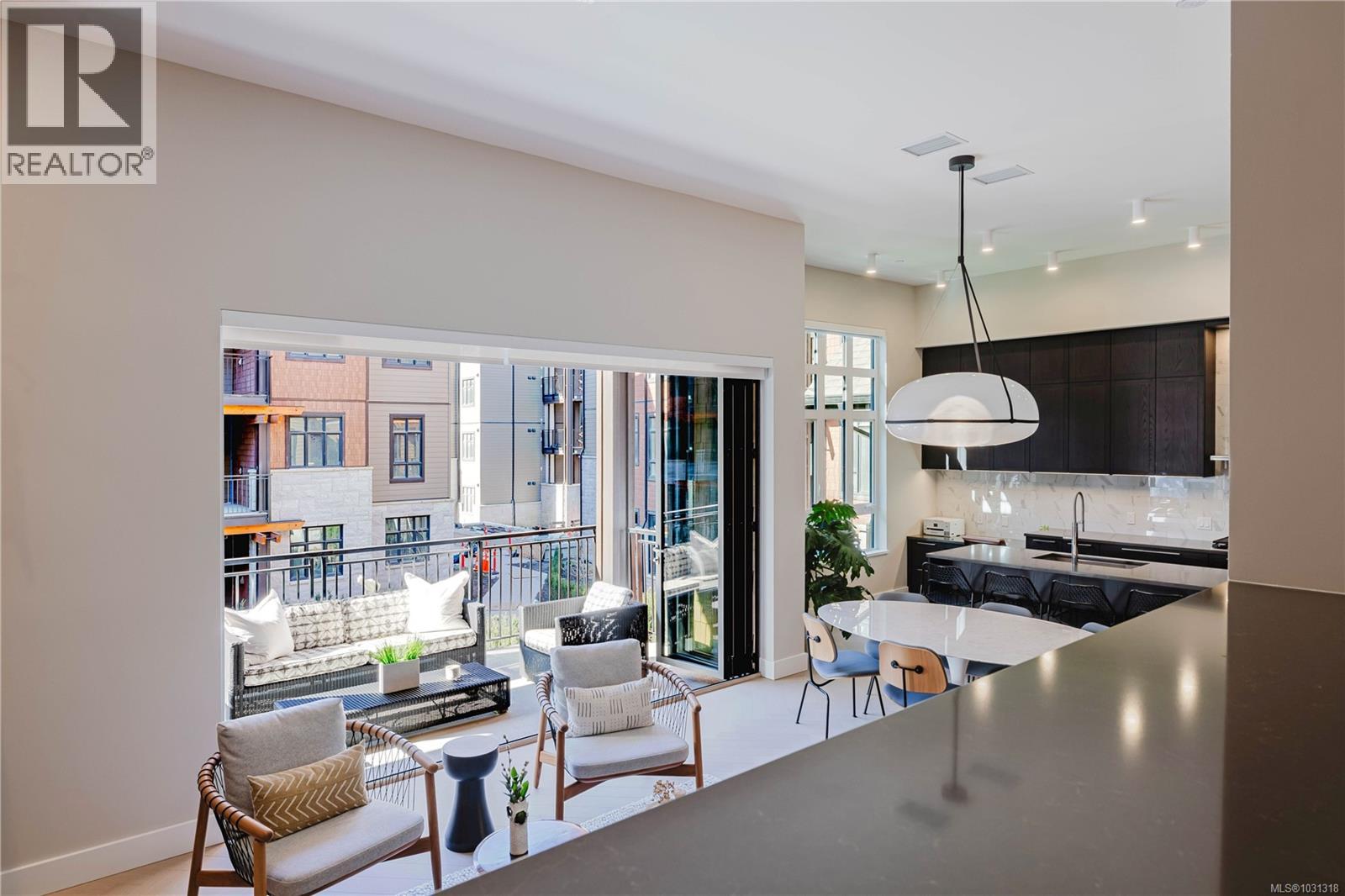 207 427 Lampson Street, Esquimalt