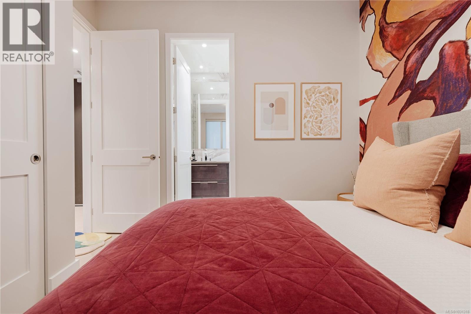 207 427 Lampson Street, Esquimalt