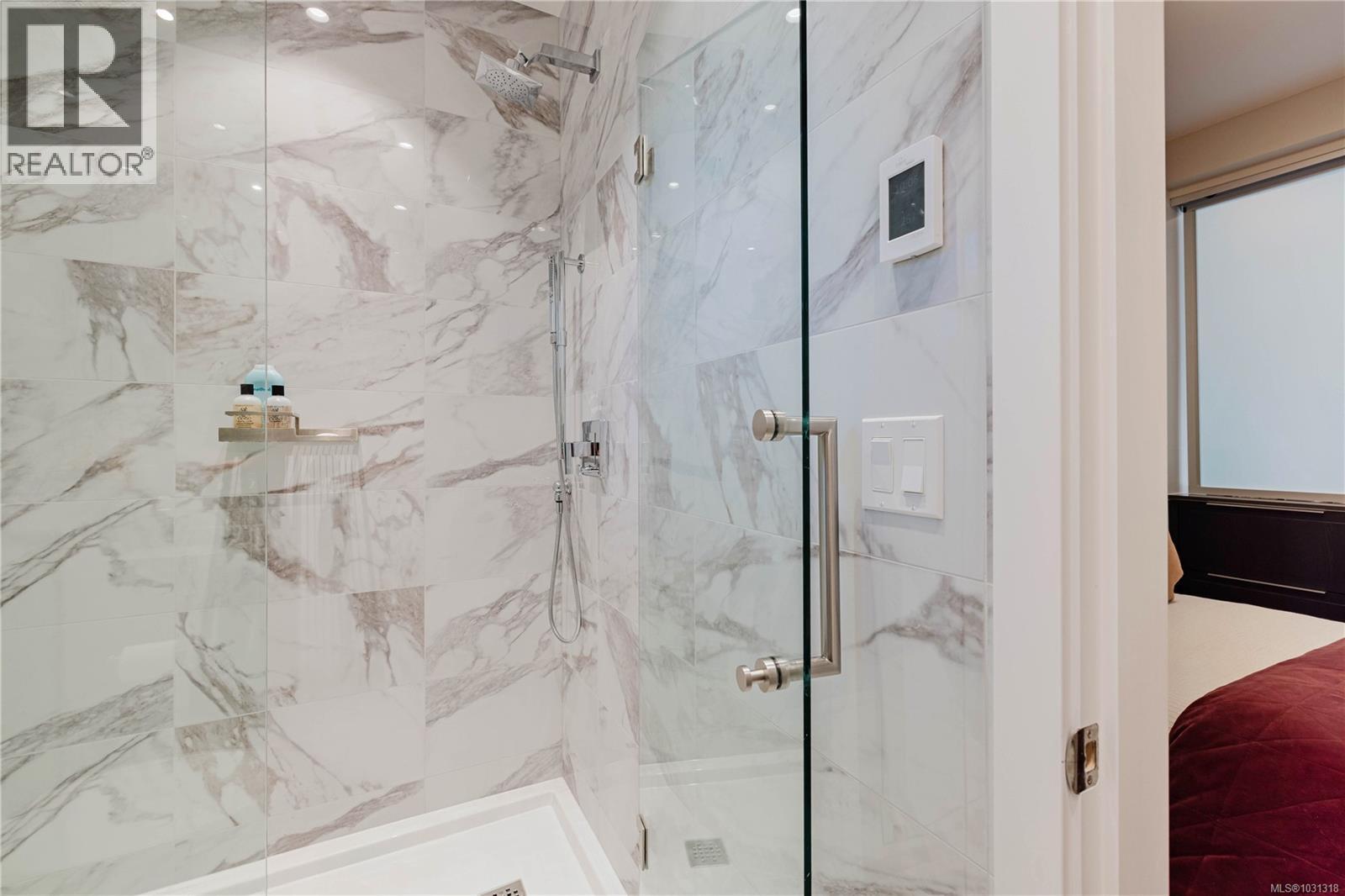 207 427 Lampson Street, Esquimalt