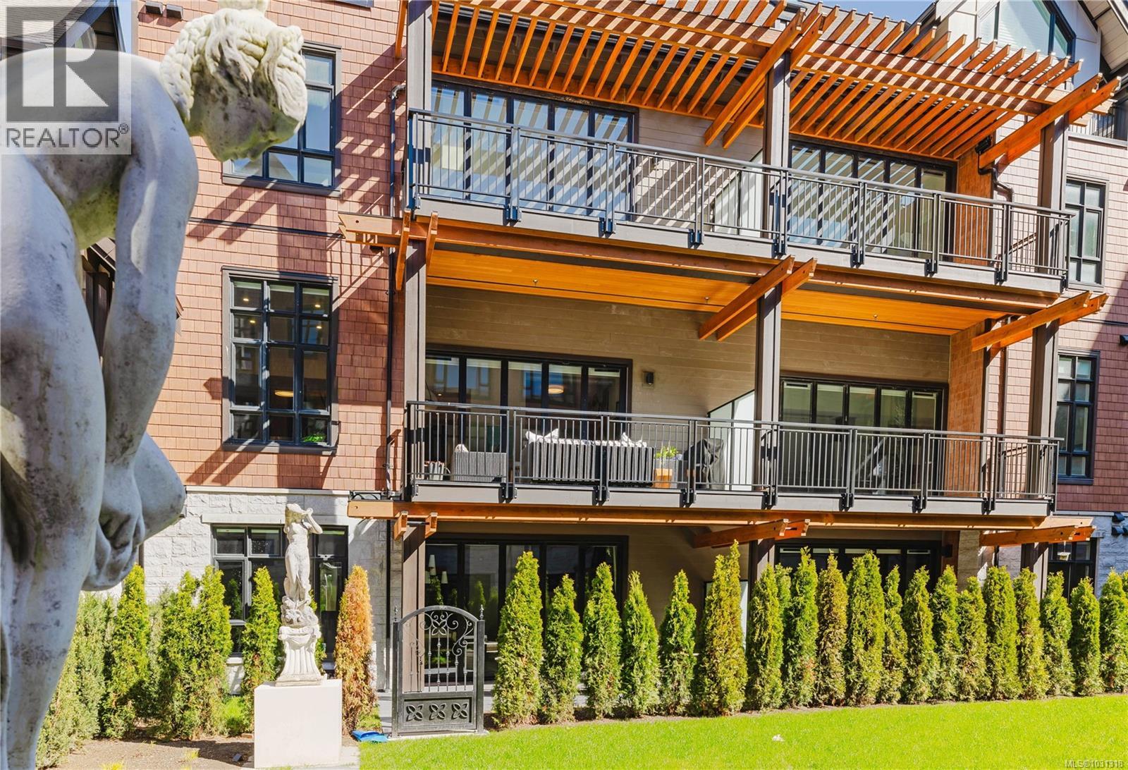 207 427 Lampson Street, Esquimalt