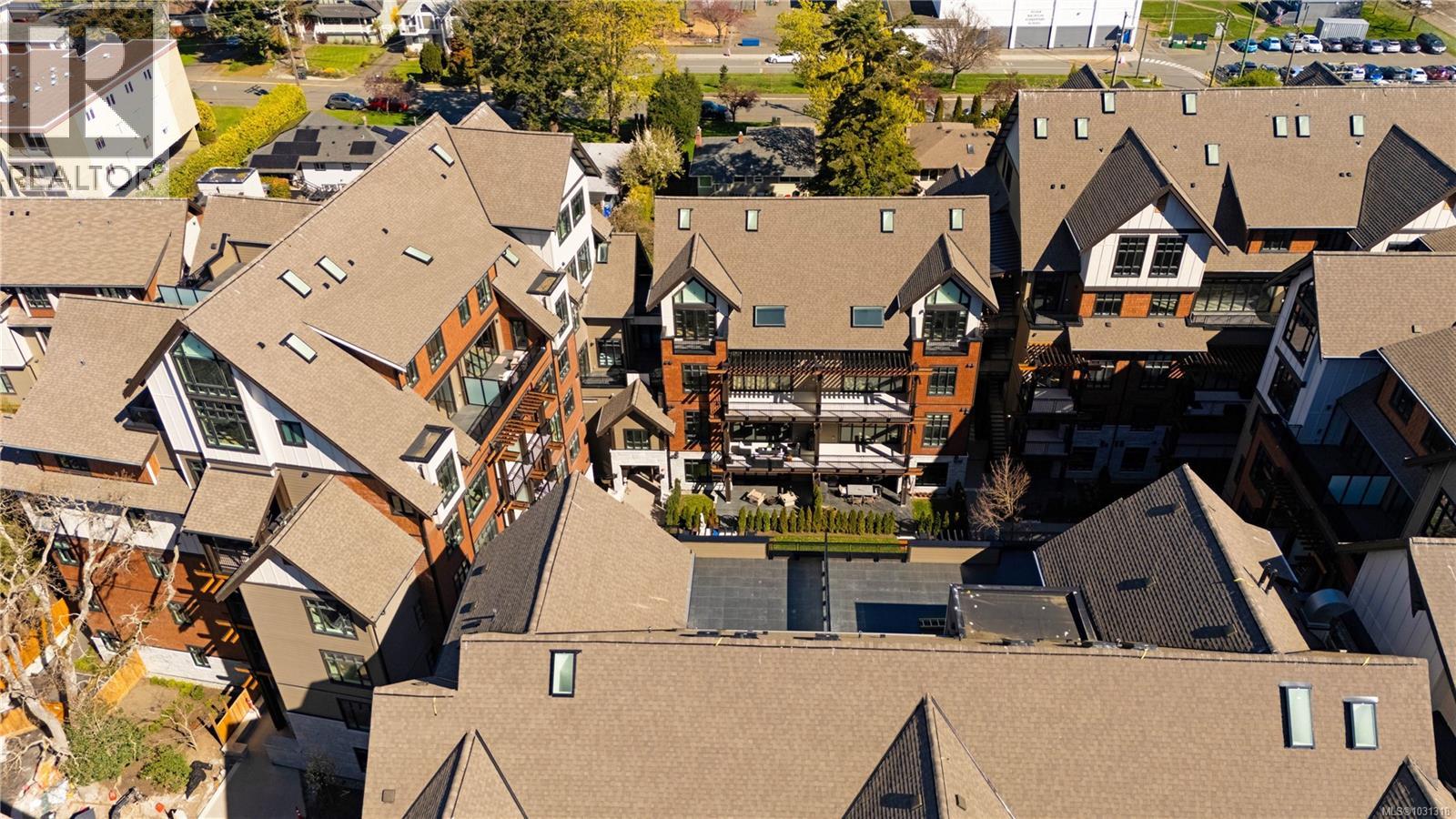 207 427 Lampson Street, Esquimalt