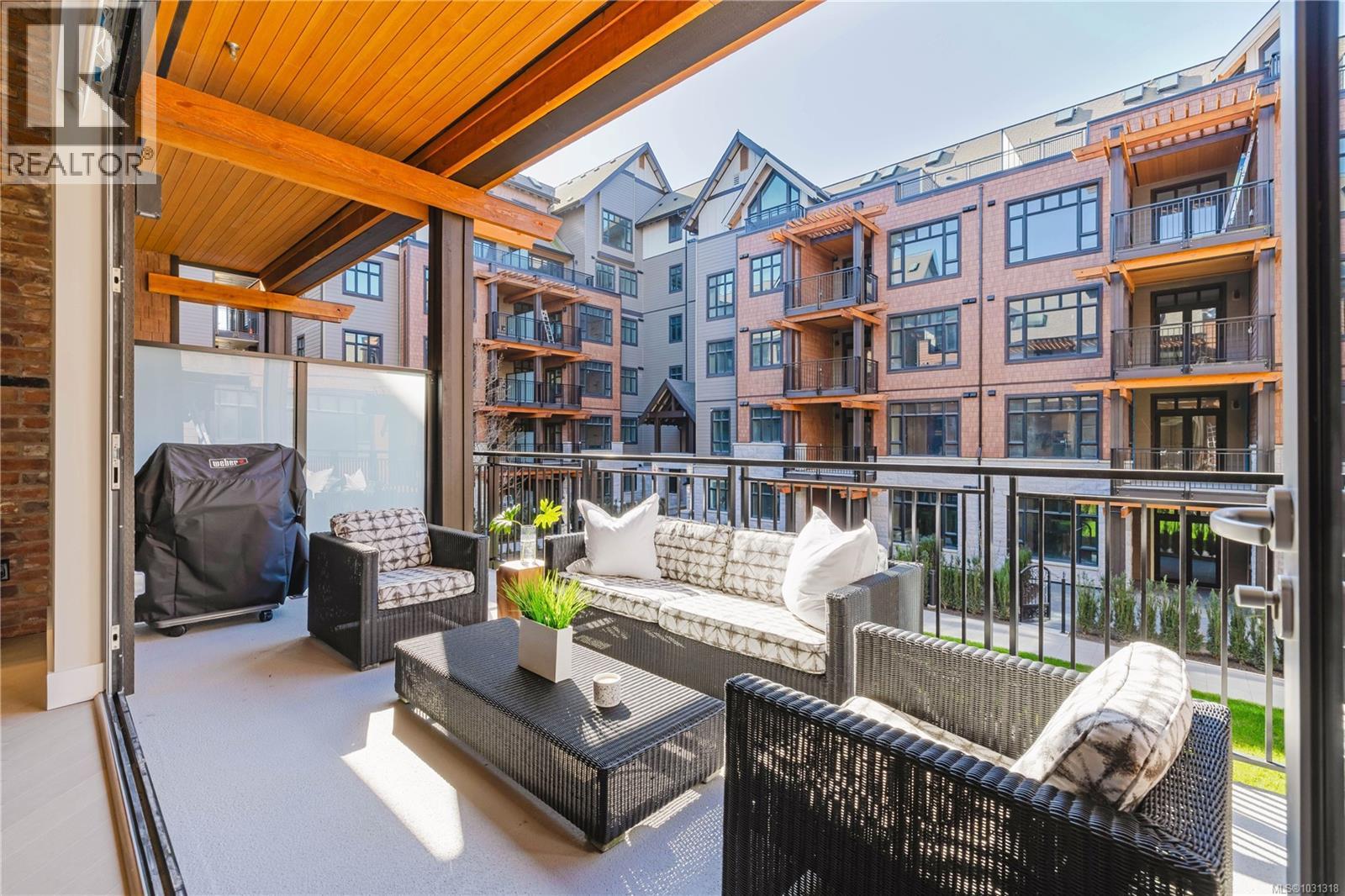 207 427 Lampson Street, Esquimalt