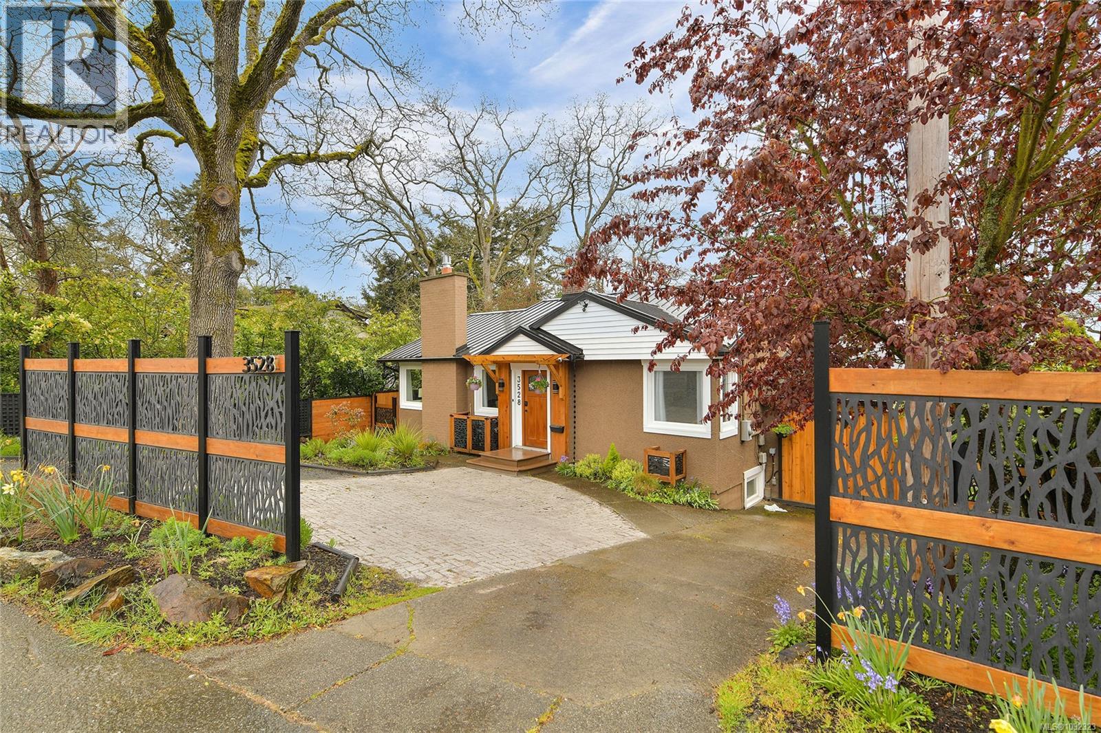  3528 Richmond Road, Saanich