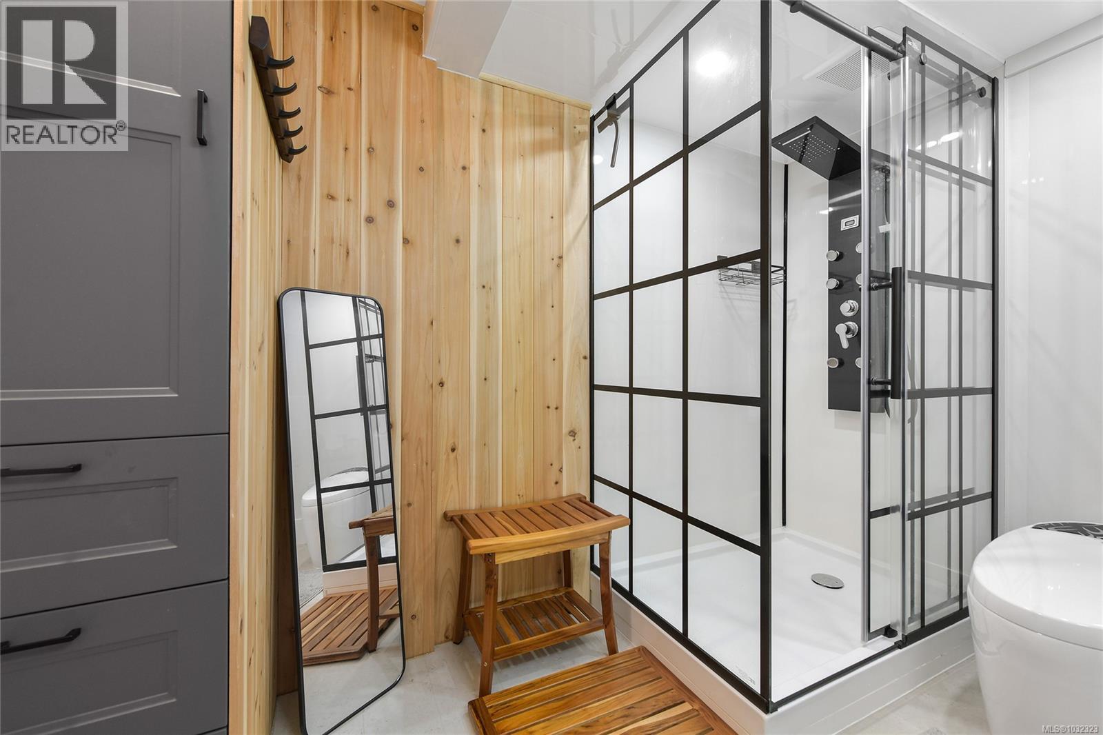  3528 Richmond Road, Saanich