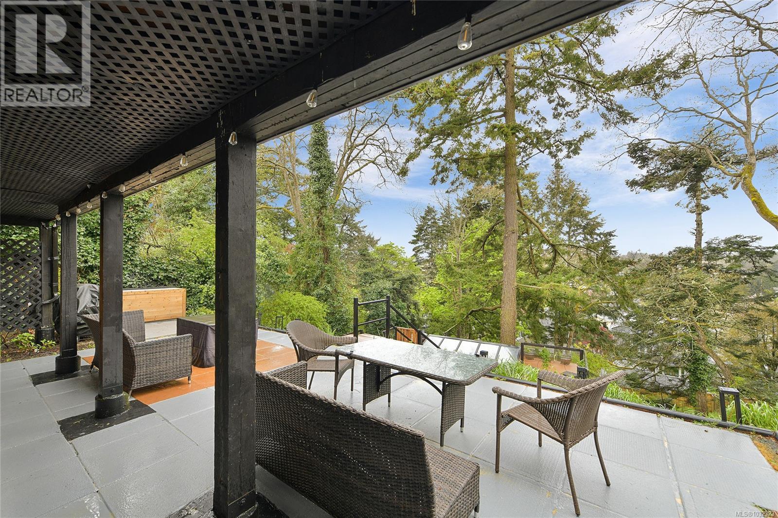  3528 Richmond Road, Saanich