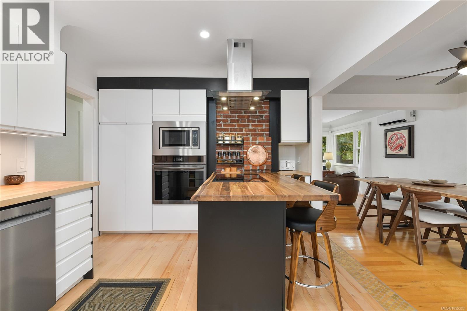  3528 Richmond Road, Saanich