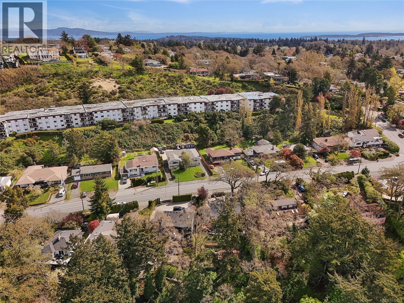  3528 Richmond Road, Saanich