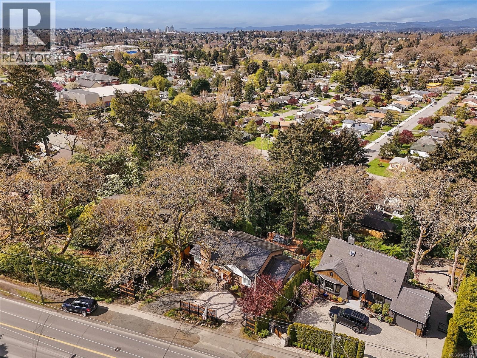  3528 Richmond Road, Saanich