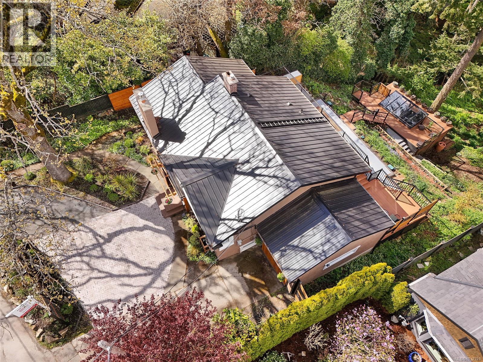  3528 Richmond Road, Saanich