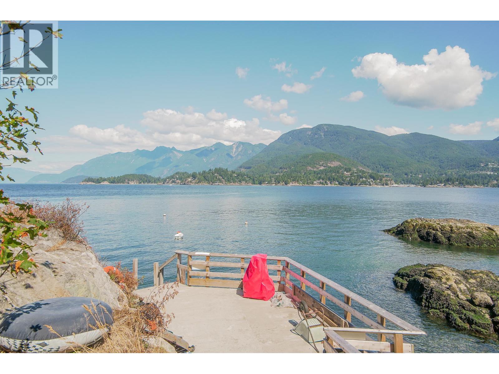 16 PASSAGE ISLAND — photo 16
