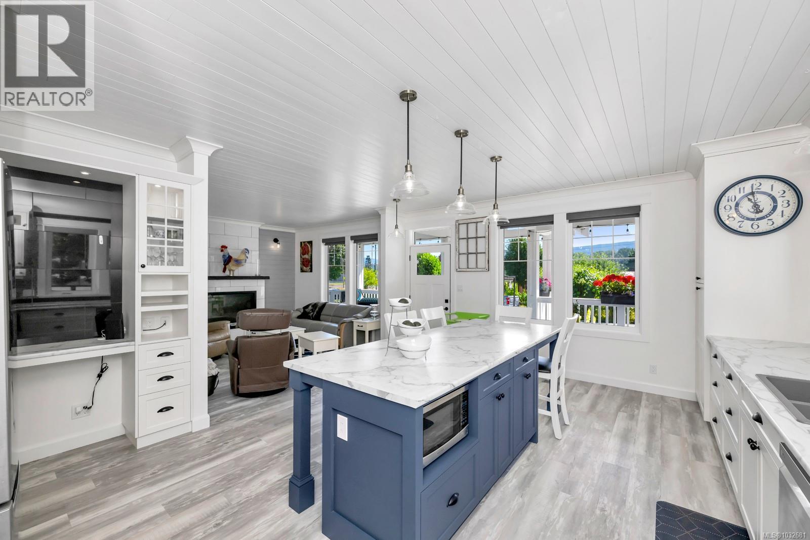 141 Castle Pl - 12
