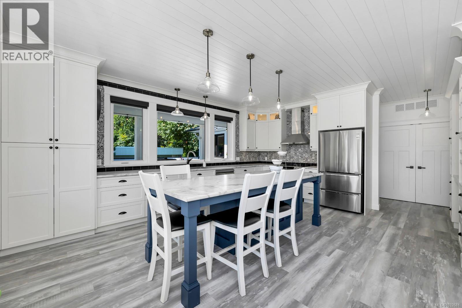  141 Castle Place, Duncan