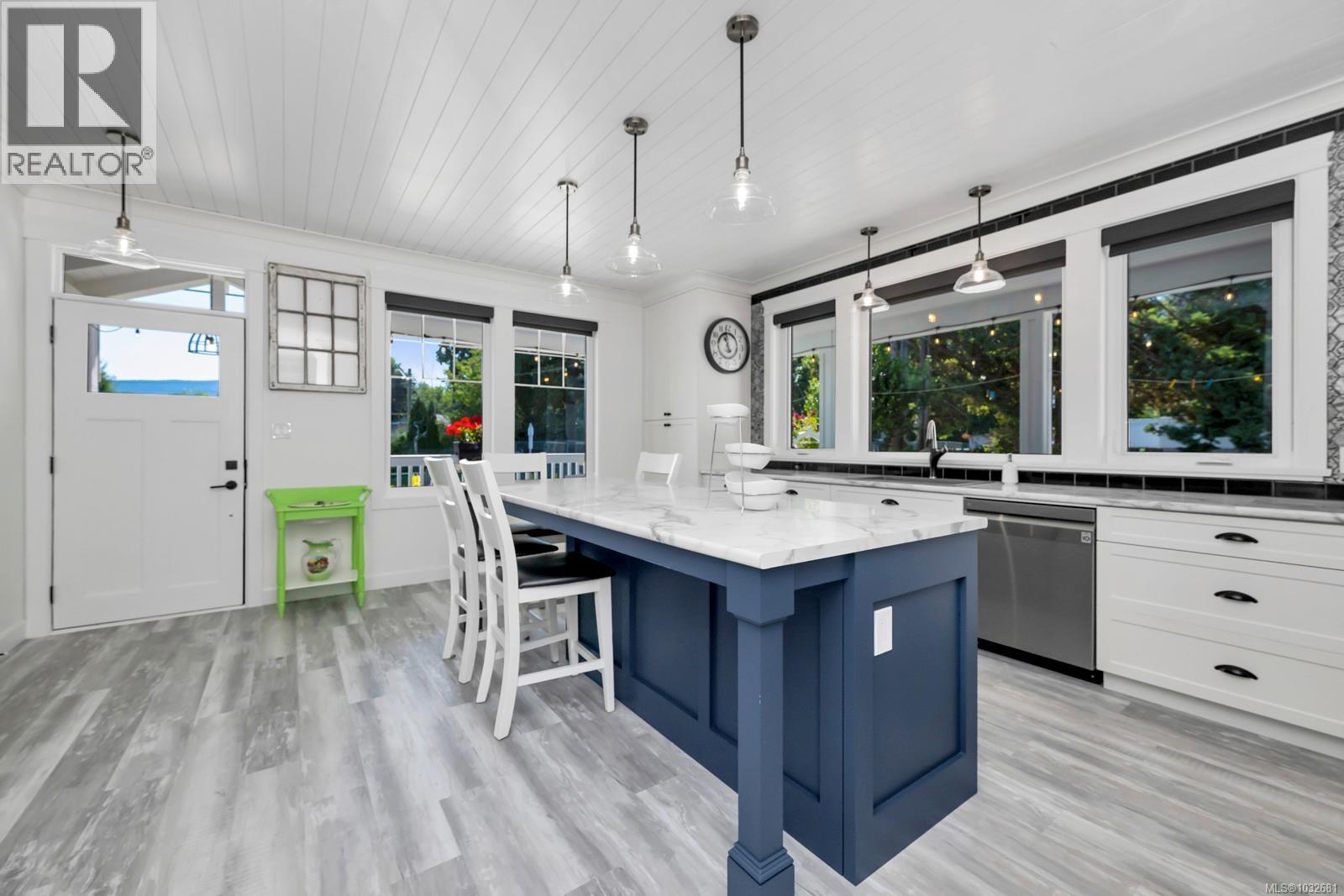  141 Castle Place, Duncan