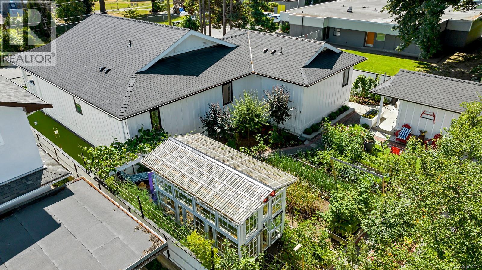  141 Castle Place, Duncan