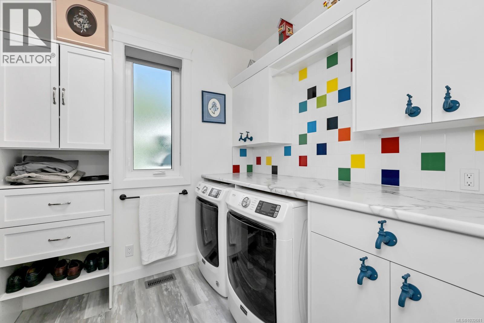 141 Castle Pl - 26