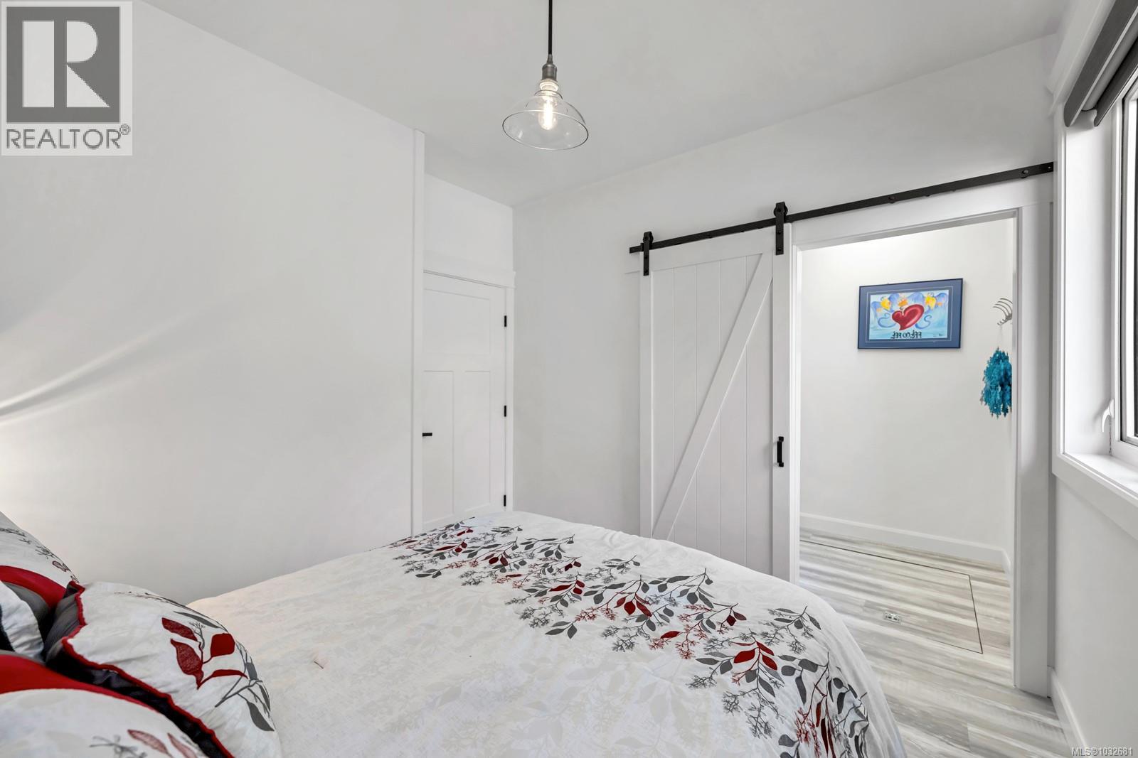 141 Castle Pl - 30