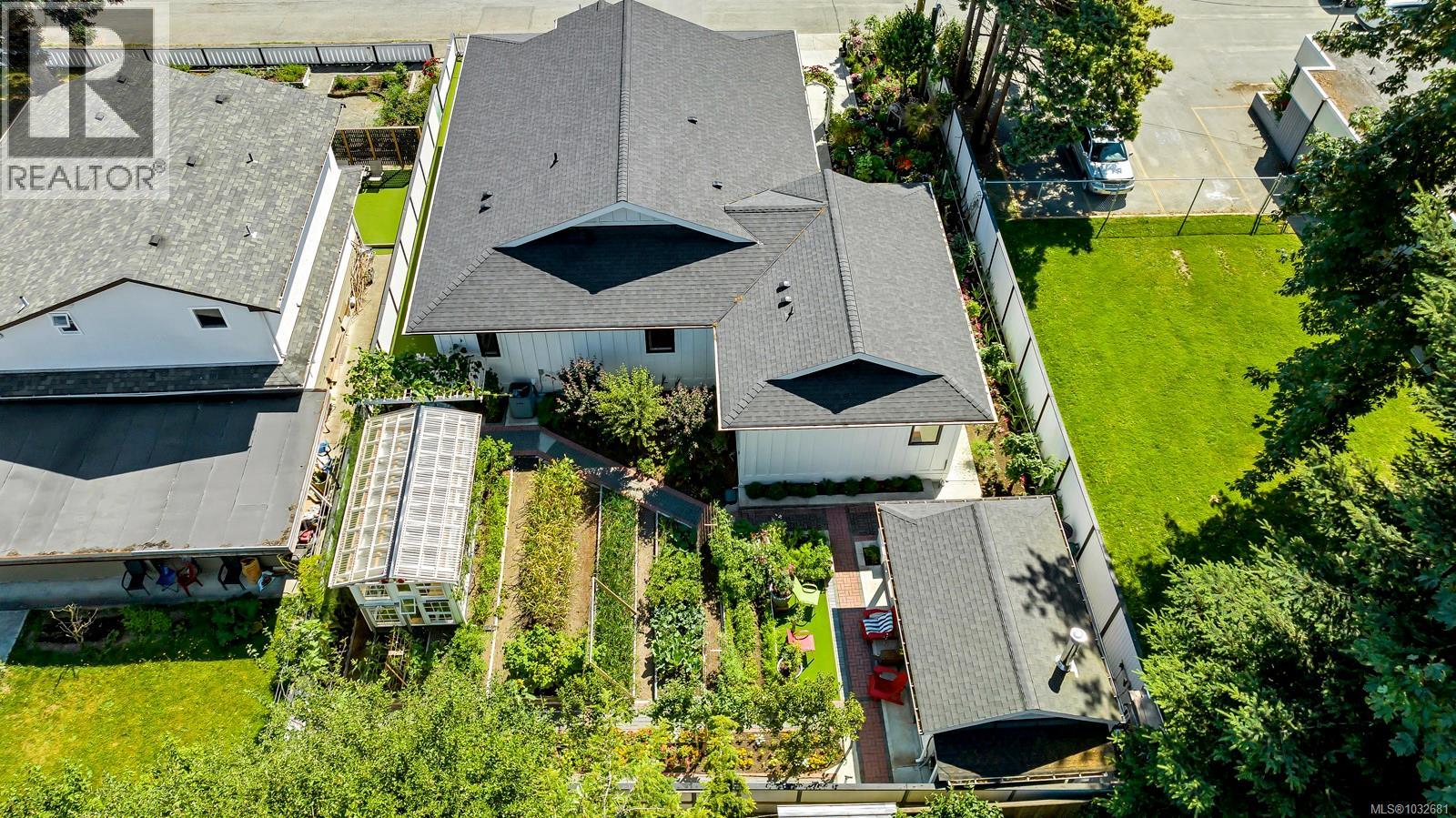  141 Castle Place, Duncan