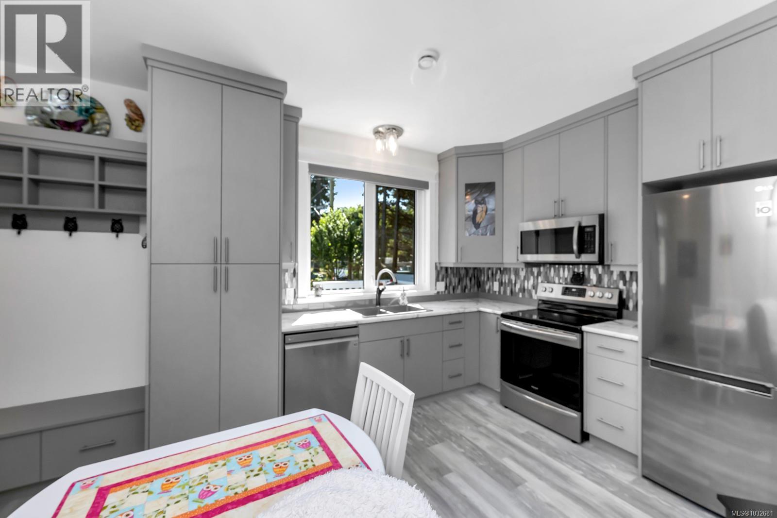  141 Castle Place, Duncan