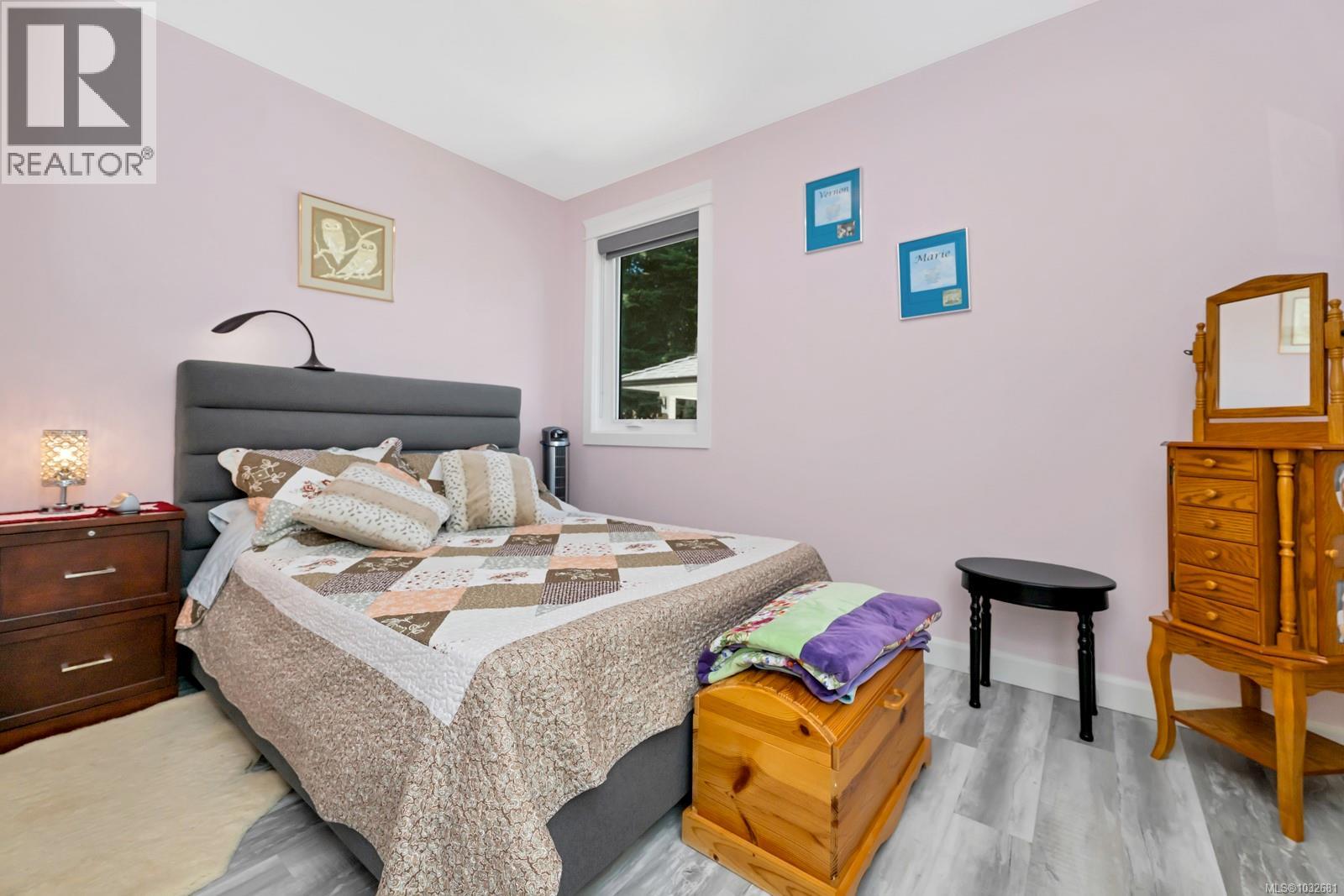 141 Castle Pl - 45
