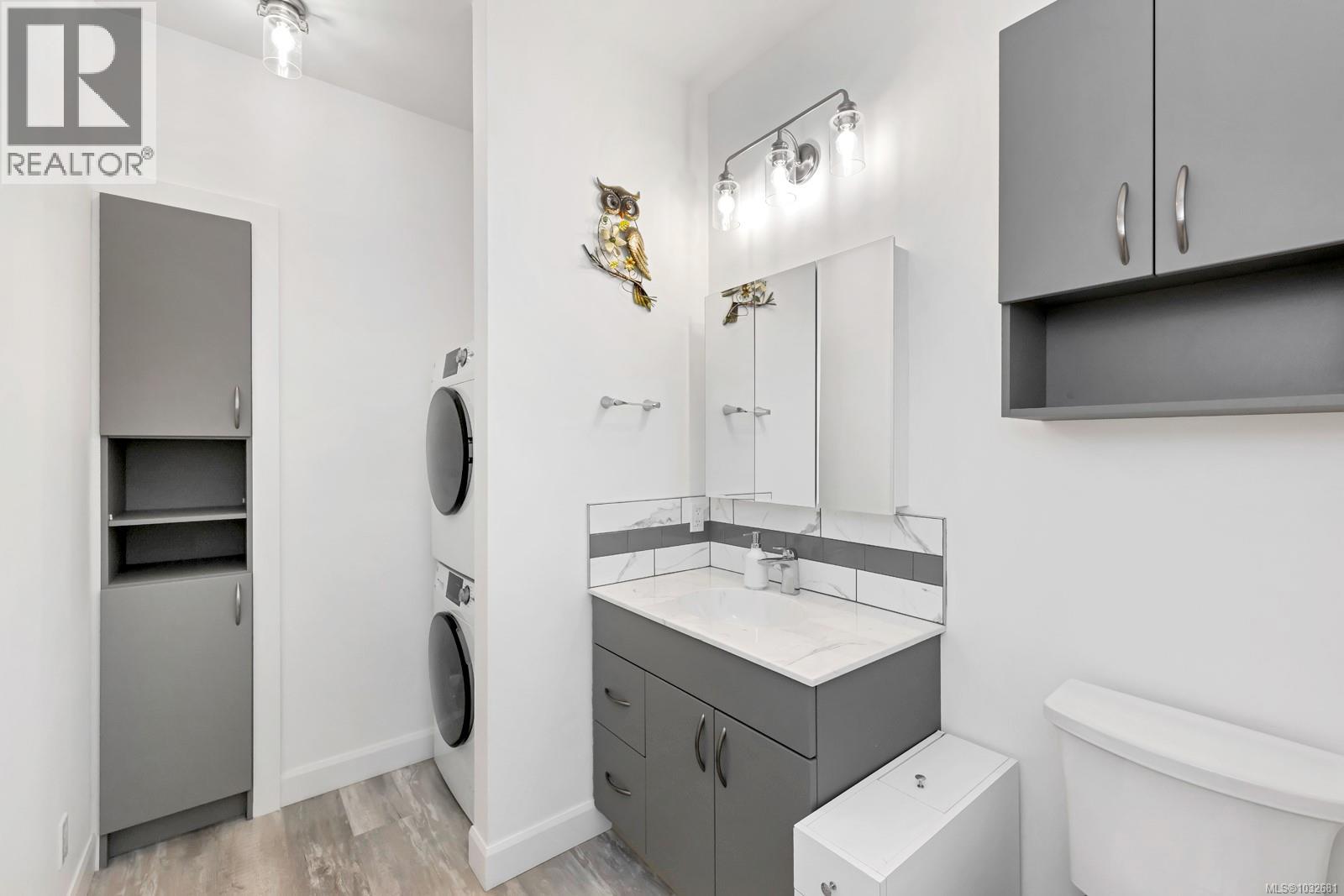 141 Castle Pl - 47