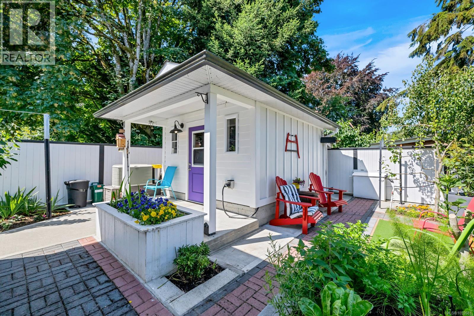  141 Castle Place, Duncan