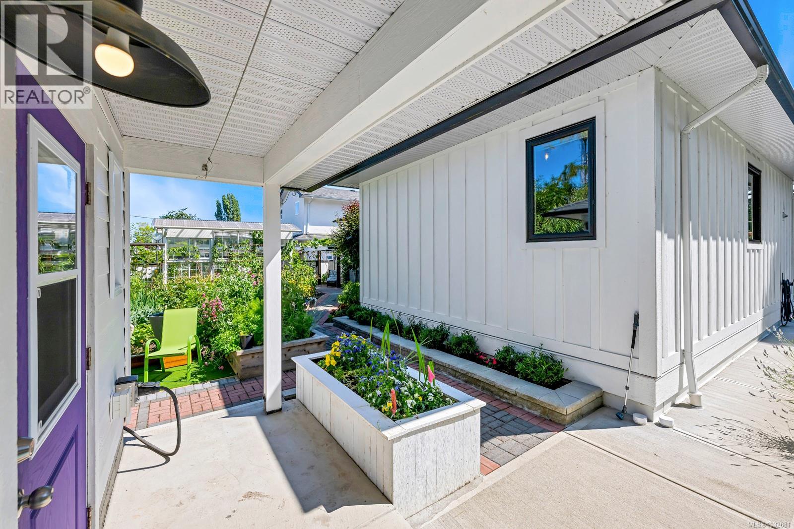  141 Castle Place, Duncan