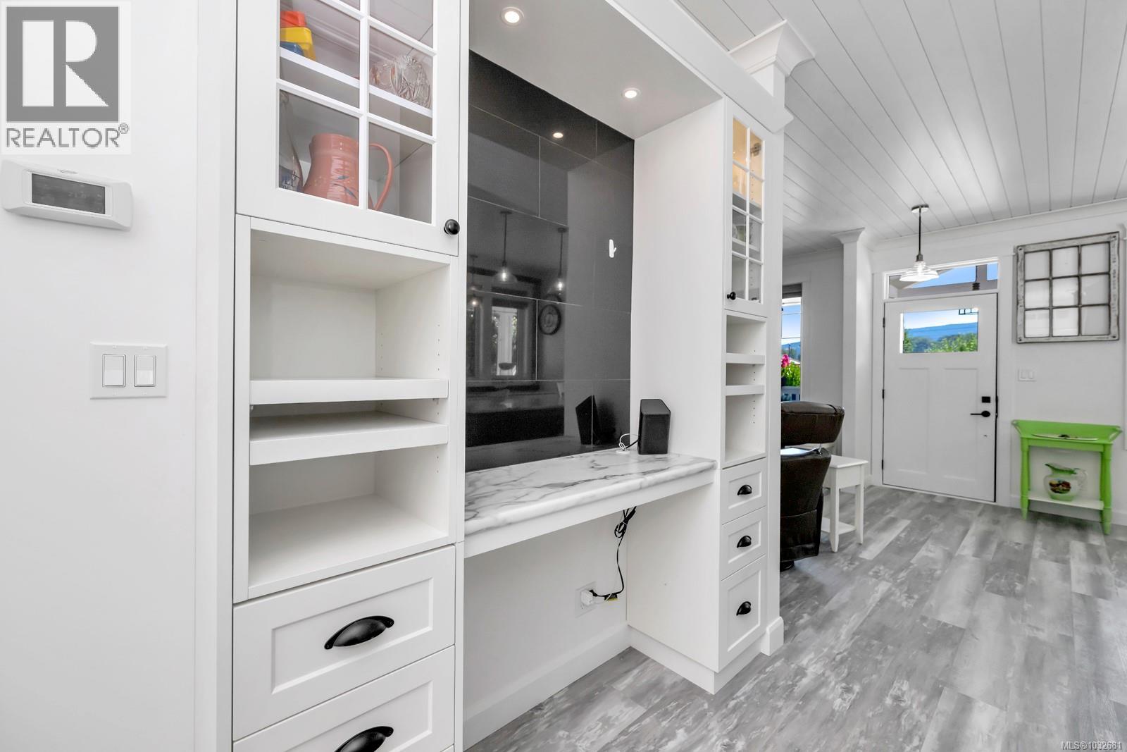 141 Castle Pl - 7