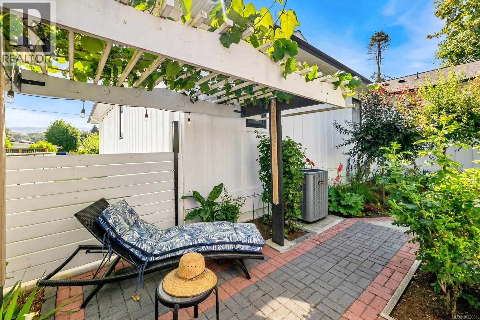  141 Castle Place, Duncan