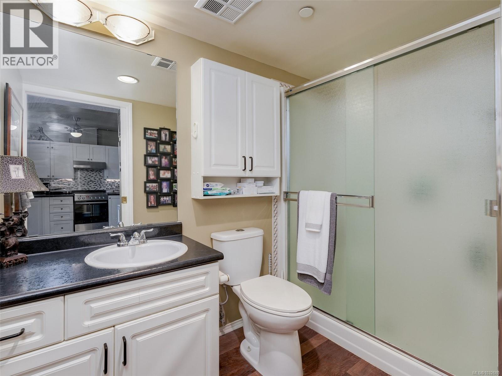 208 1070 Southgate St, Victoria