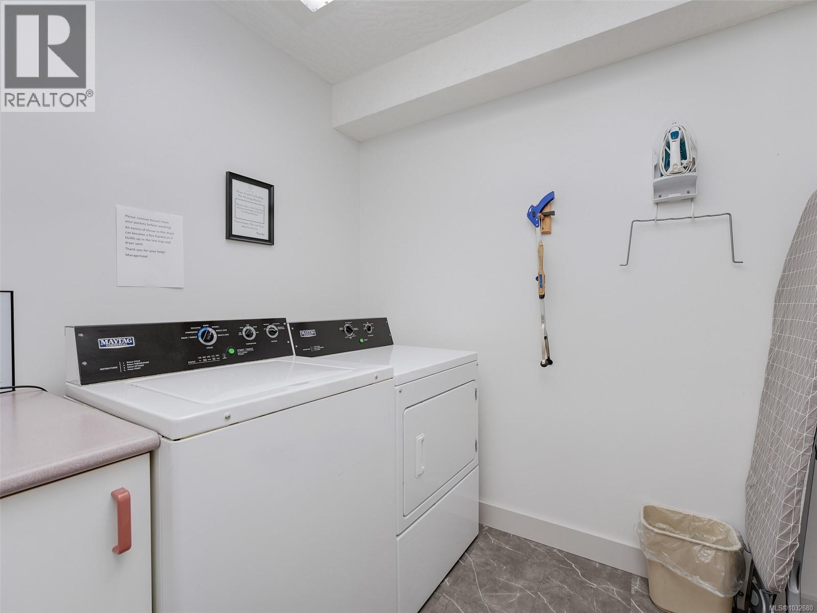 208 1070 Southgate St, Victoria