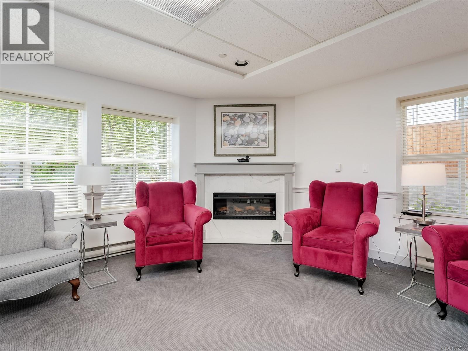 208 1070 Southgate St, Victoria