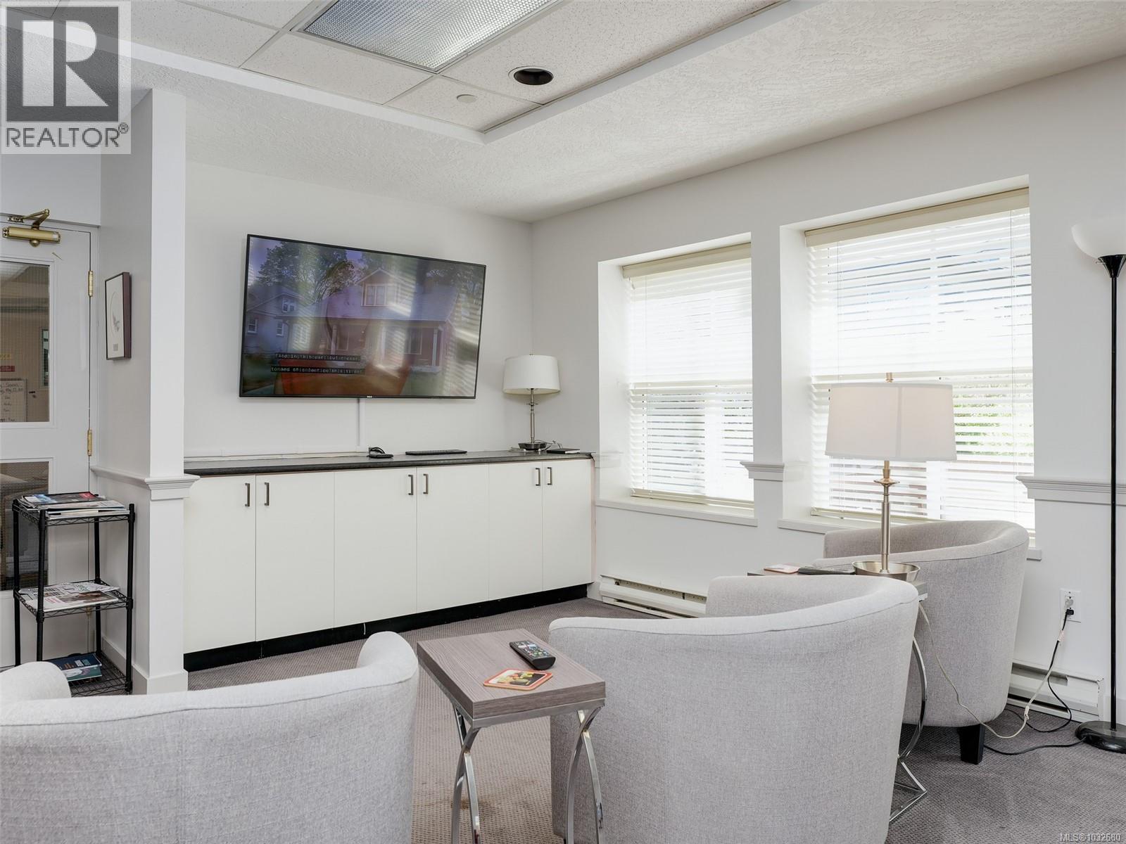 208 1070 Southgate St, Victoria