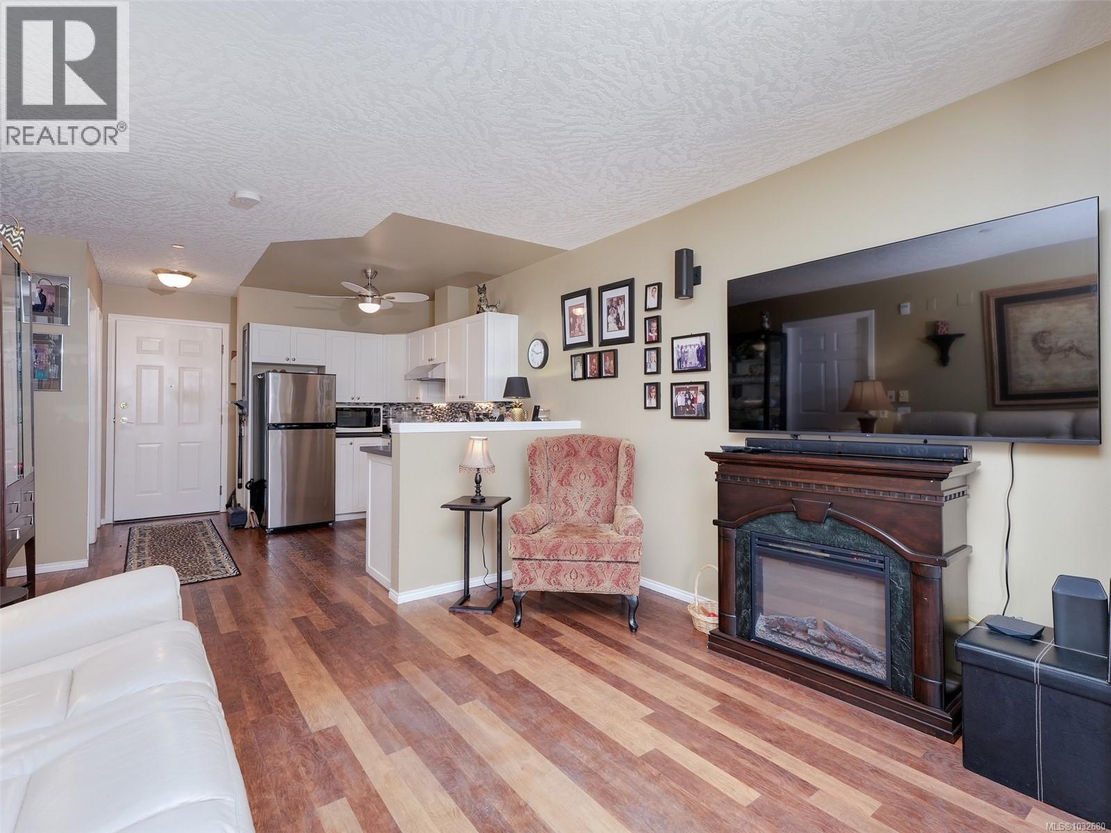 208 1070 Southgate St, Victoria