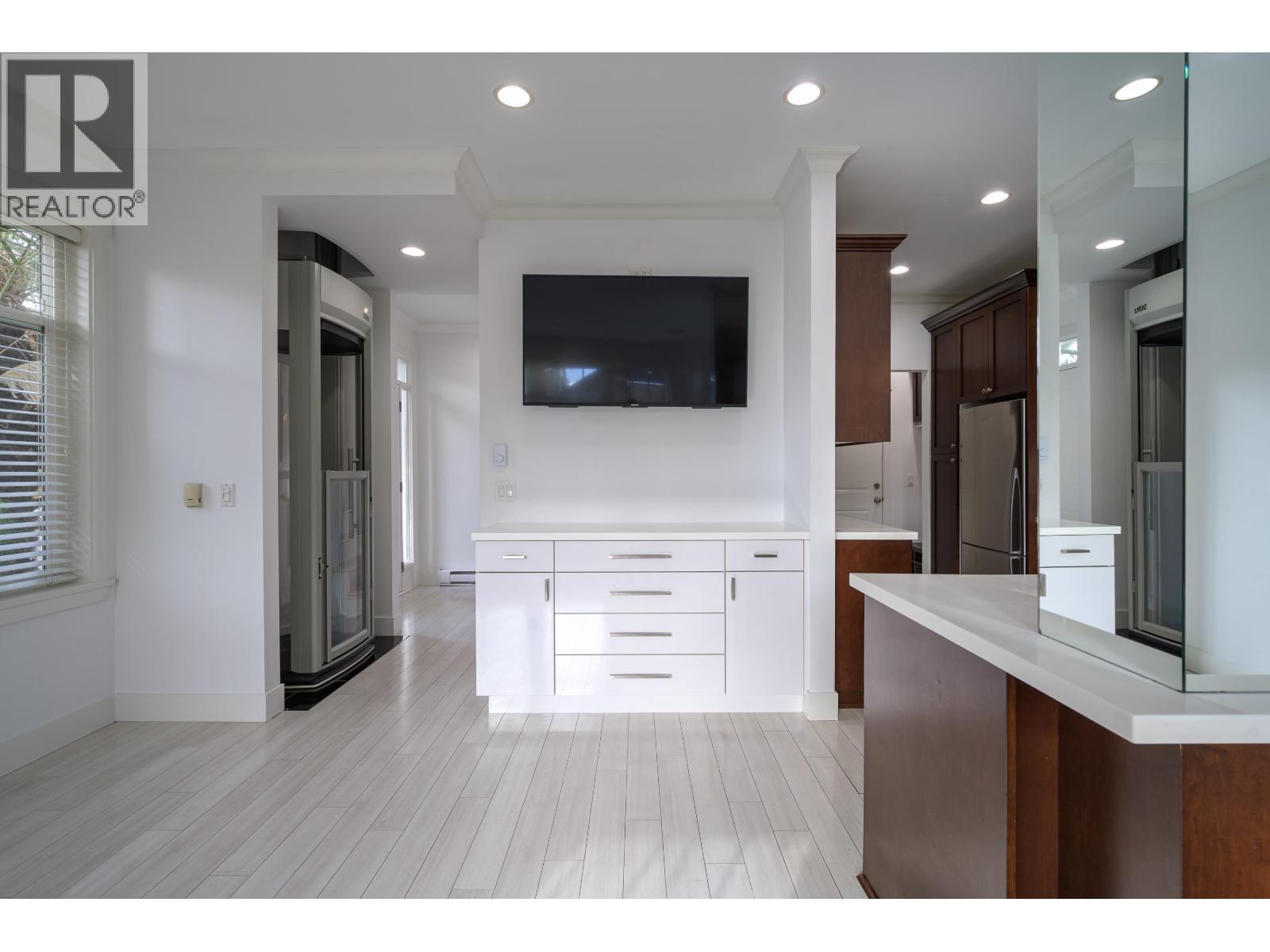 #9-4780 55B Street, Delta