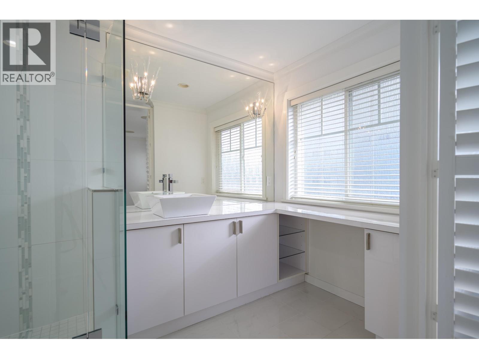 #9-4780 55B Street, Delta