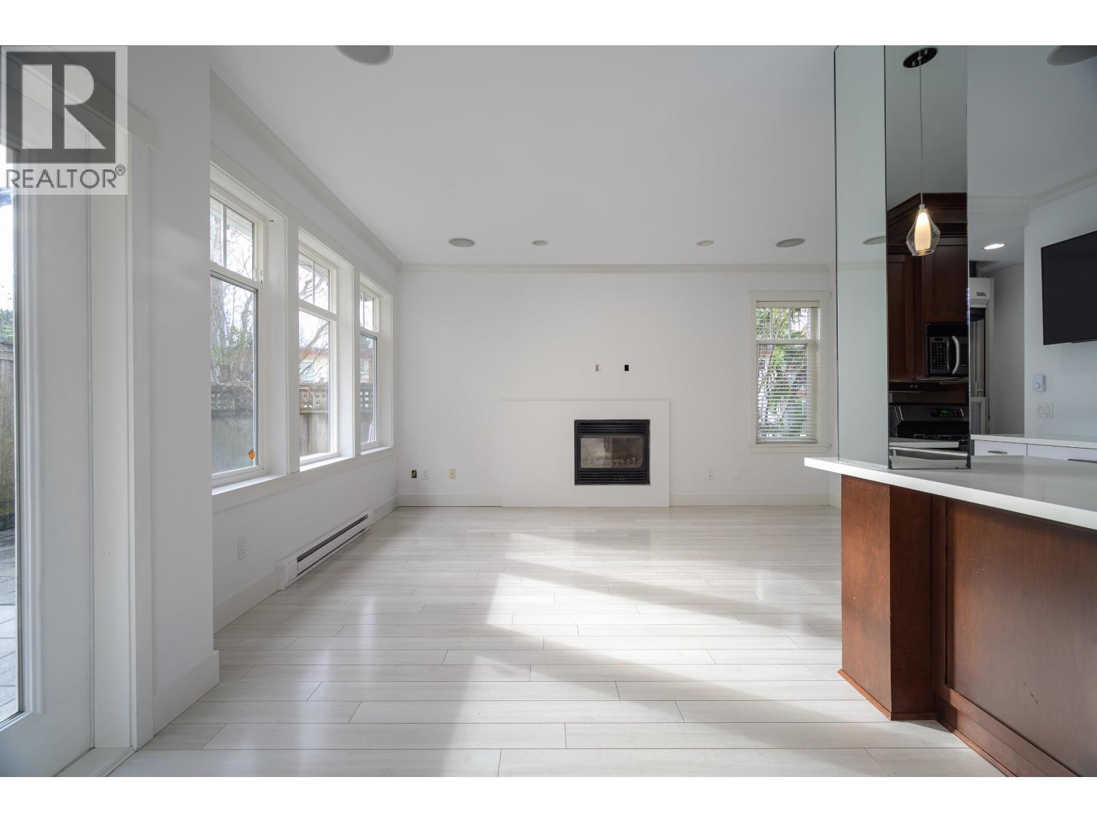 #9-4780 55B Street, Delta