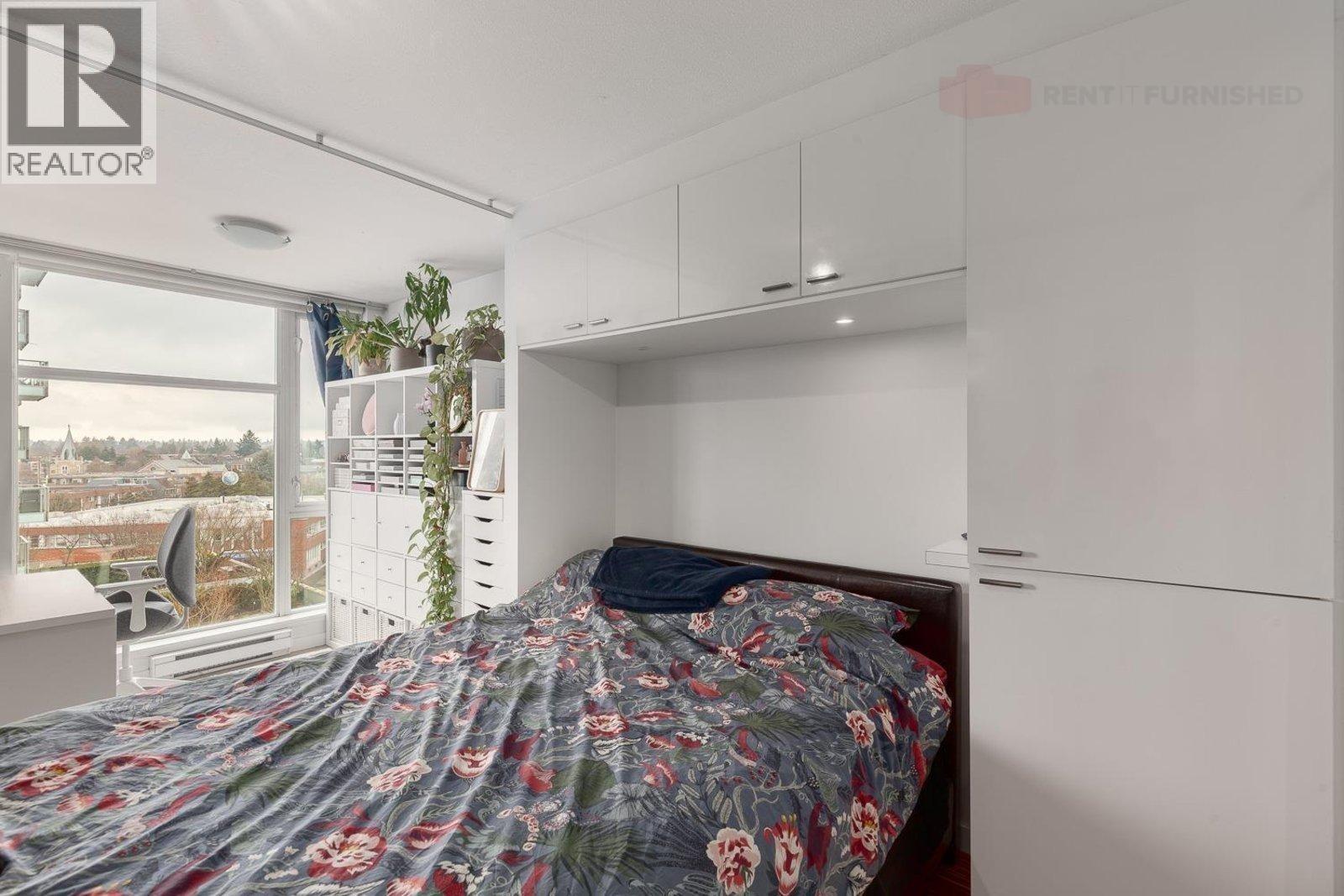 328 E 11TH AVENUE, Vancouver